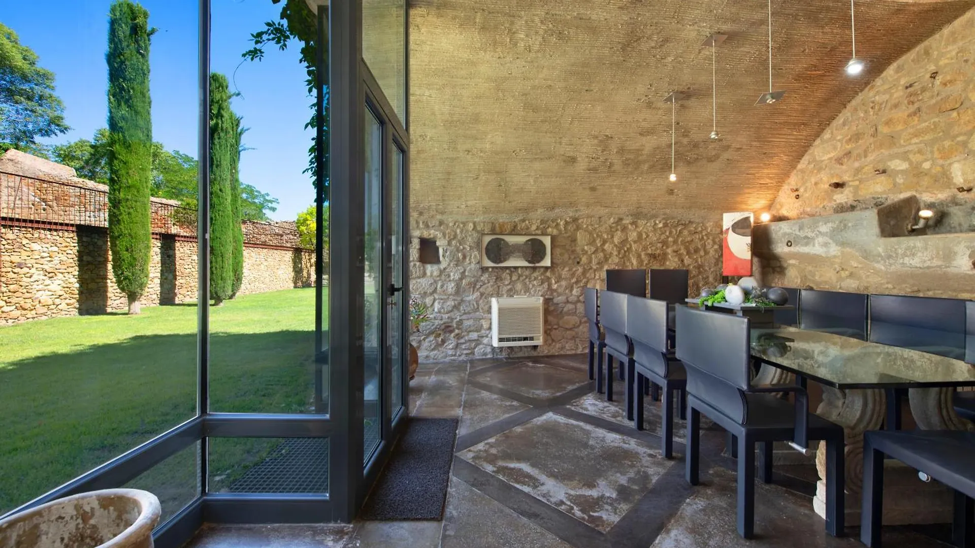 Exclusive & Charming Stone House Villa Pals